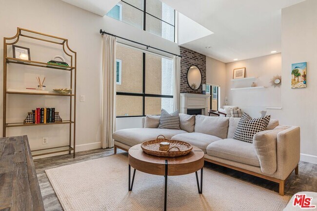 Foto del edificio - 520 S Barrington Ave