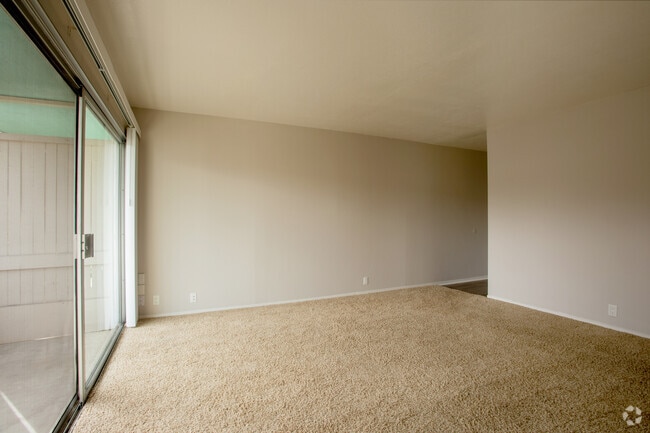 1BR, 1BA - 660SF - The Arbor