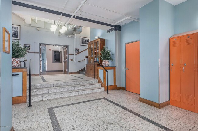 Foto del edificio - 600 Broadway Ave NW