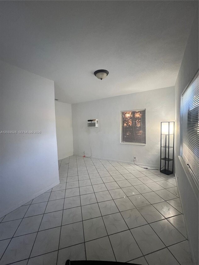 Foto del edificio - 1060 NW 116th St
