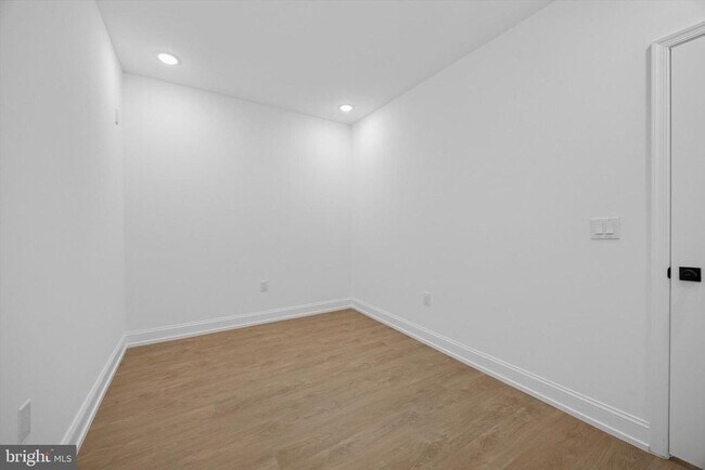 Foto del edificio - 1614 Ridge Ave