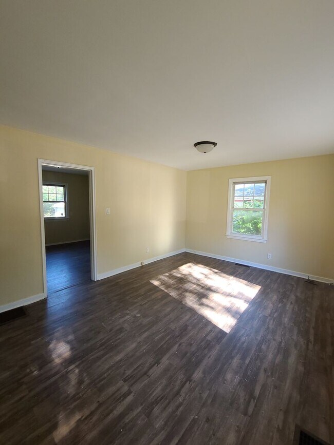 Foto del edificio - 210 Brookwood Dr