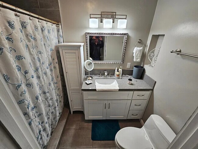 Foto del edificio - 2622 Torrey Pines Rd