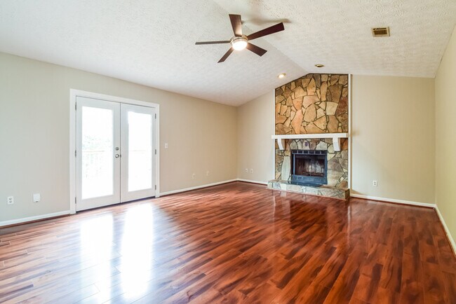 Building Photo - 5414 Biffle Way
