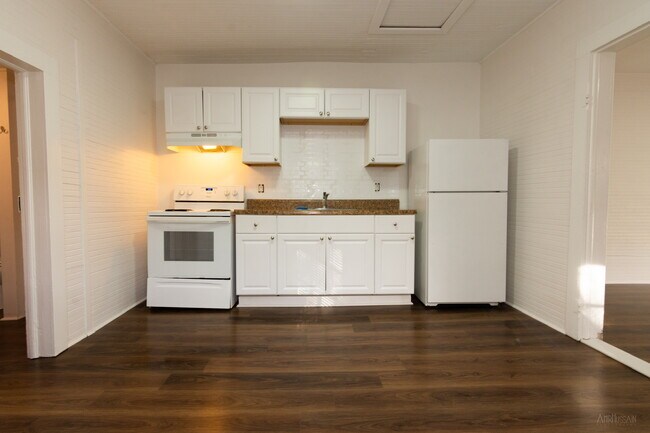 Building Photo - 1022 Kent St