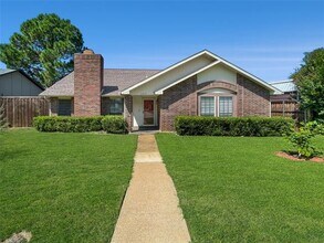 Building Photo - 4213 Avon Ct
