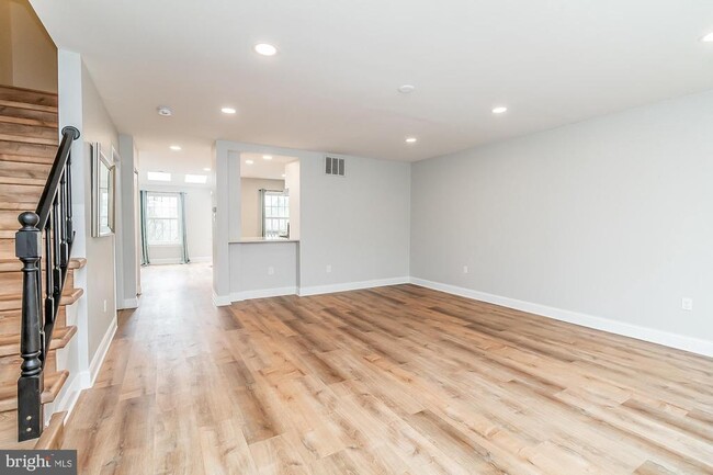 Building Photo - 142 English Run Cir