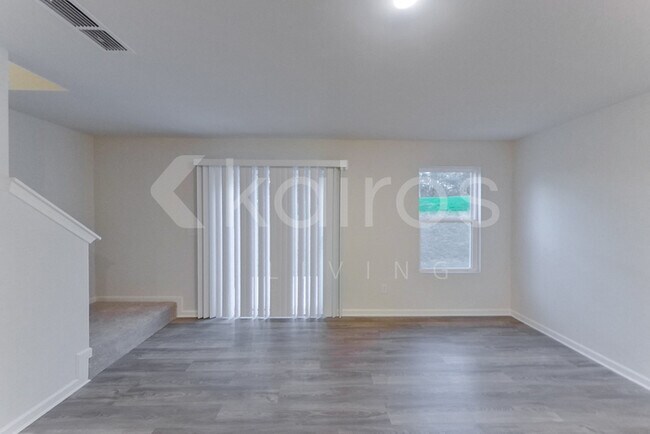 Building Photo - 306 Ironwood Ct