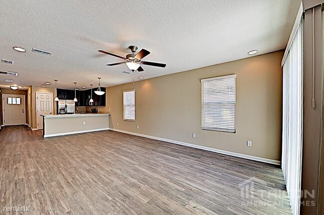 Building Photo - 10808 Naples Ct S