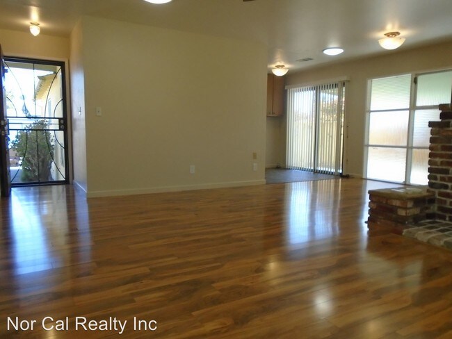 Building Photo - 131 Turlock Way