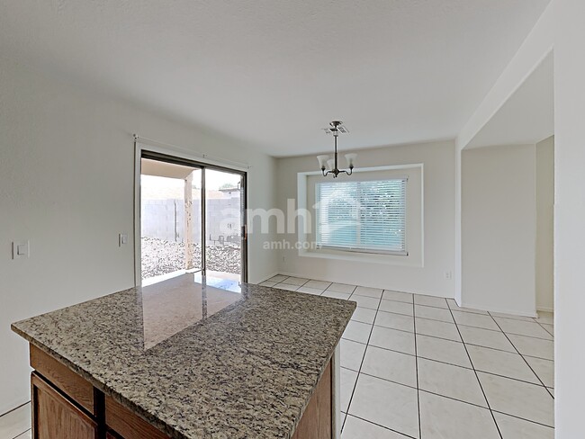 Foto del edificio - 10029 E Warm Sunny Pl