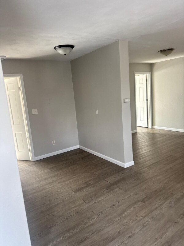 Foto del edificio - 1334 Juniper Dr