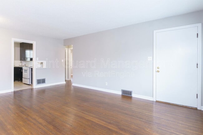 Building Photo - 6124 E Oakwood Dr