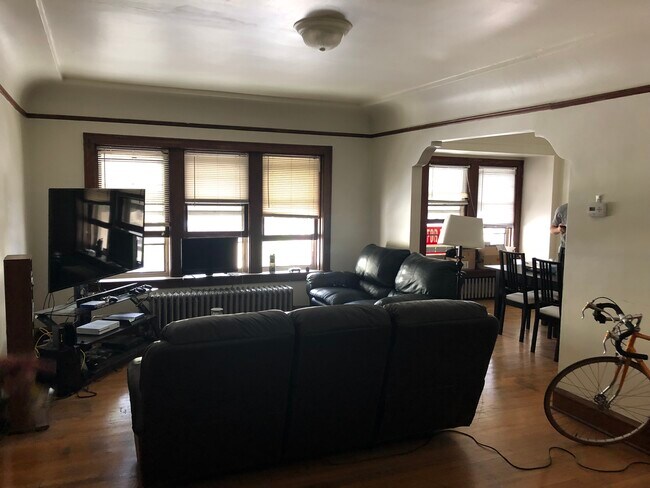 Foto del edificio - 1203 E Brady St