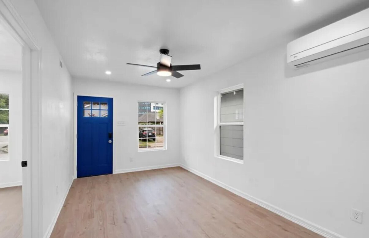 Primary Photo - 3523 McIlhenny St