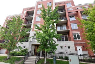 Building Photo - 1670 Mill St