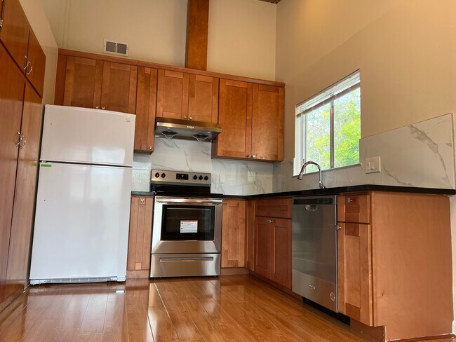 Building Photo - 1599 Maurice Ln