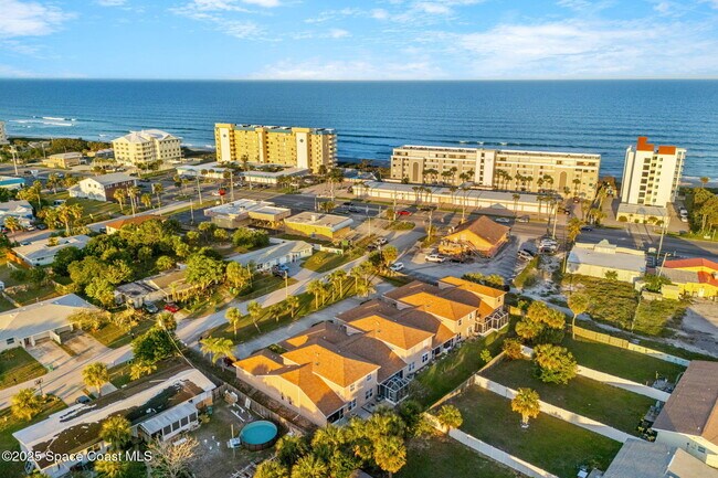 Foto del edificio - 97 Niemira Ave