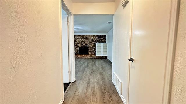 Building Photo - 1301 Quail Dr
