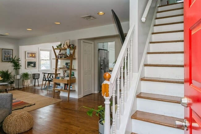 Building Photo - 160 Magnolia Ave