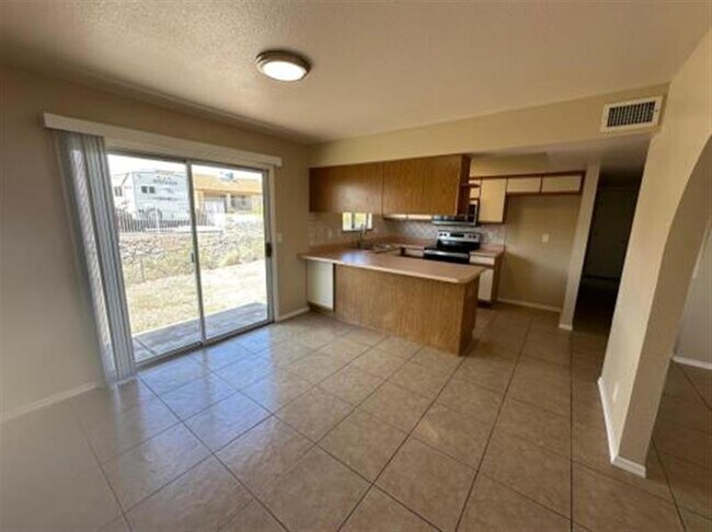 Building Photo - BEAUTIFUL HOME IN AZ!!!
