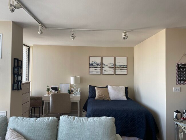 Foto del edificio - 444 W Fullerton Pkwy