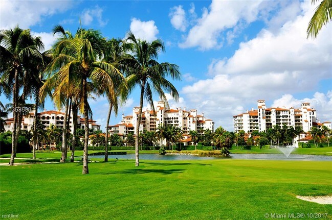 Foto del edificio - 7811 Fisher Island Dr