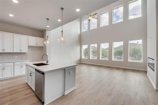 Building Photo - 8391 Challenger Ln