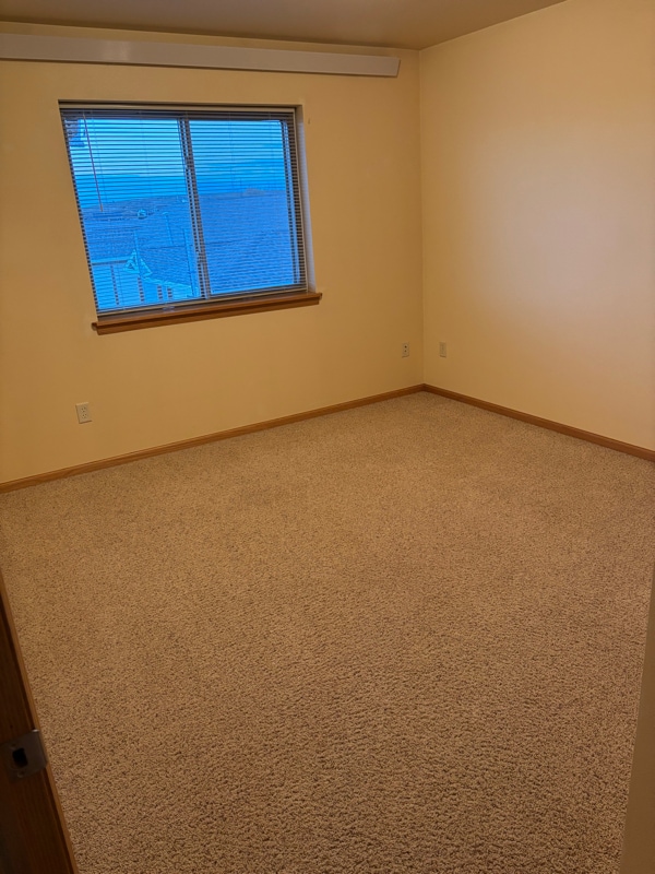 Building Photo - 727 Mustang Dr