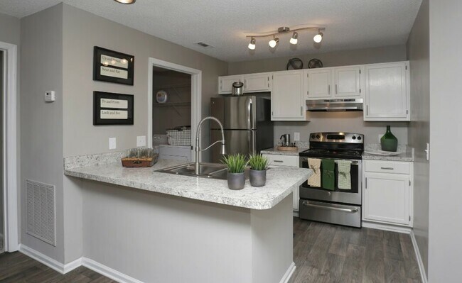 Building Photo - 133 Caledon Ct