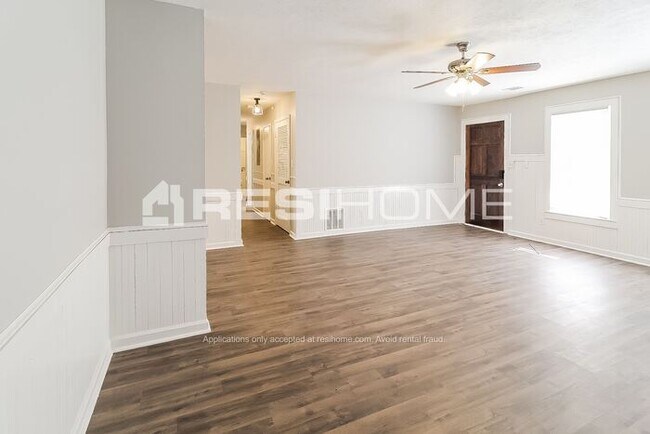 Building Photo - 7501 Asbury Manor Drive