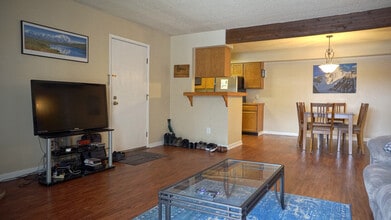 Building Photo - 341 Wright St