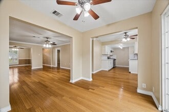 Building Photo - 15710 Thunderbay Dr