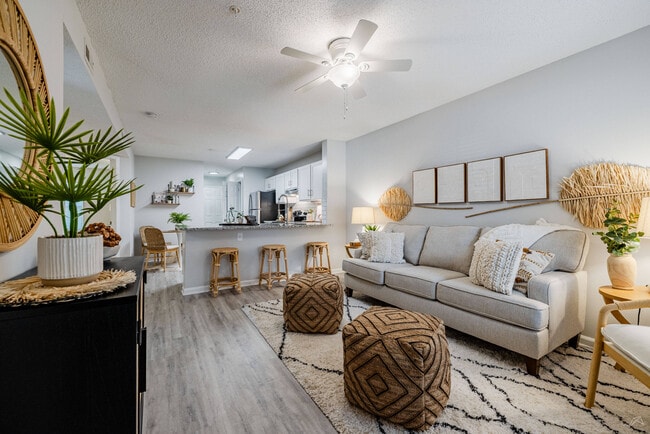 Foto del edificio - Hawk Ridge Apartments