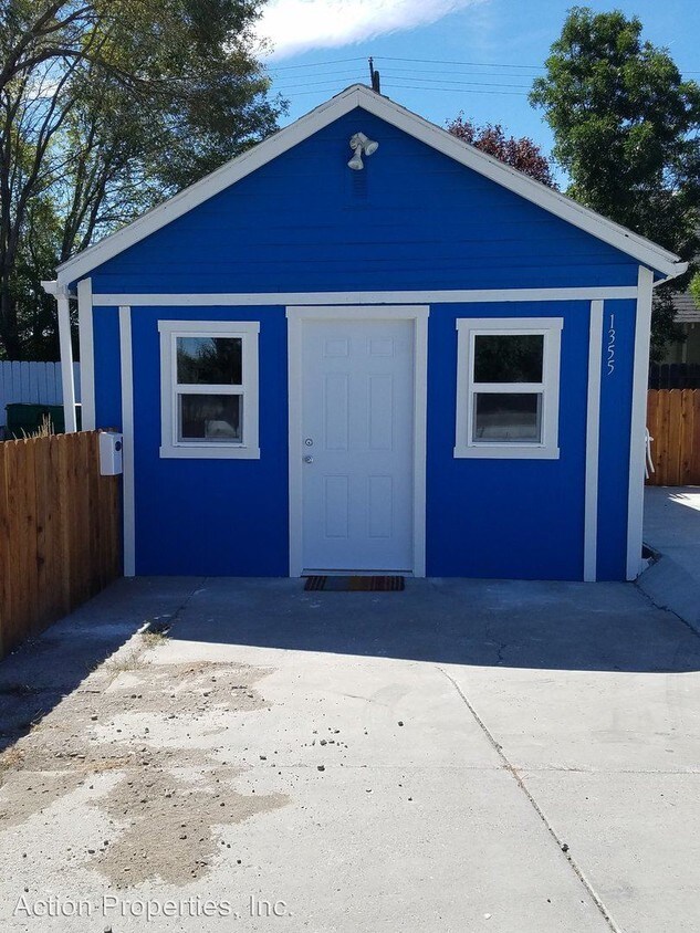 Primary Photo - Studio, 1 bath House - 1355 Prater Way