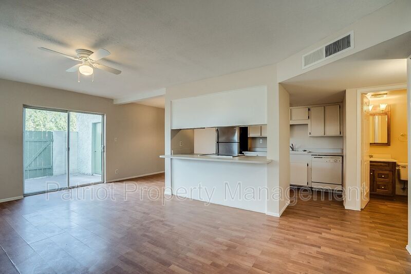 Primary Photo - 1500 W Rio Salado Pkwy