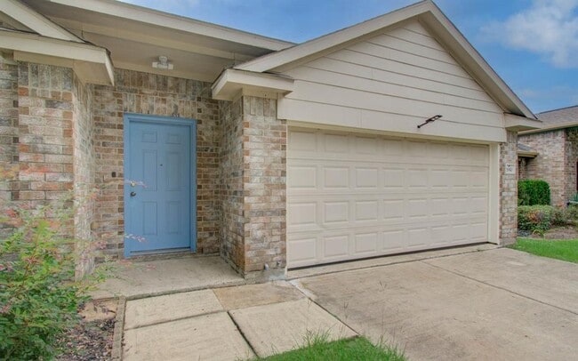 Building Photo - 2650 Daryns Landing Dr