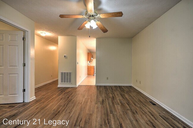 Building Photo - 3 br, 1 bath House - 303 Moorland Dr