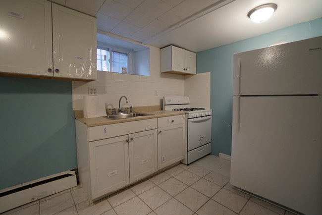 Building Photo - 2998 Williamsbridge Rd