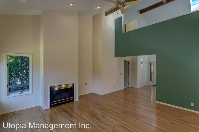 Building Photo - 3 br, 2.5 bath House - 9 WHISPERING CEDARS