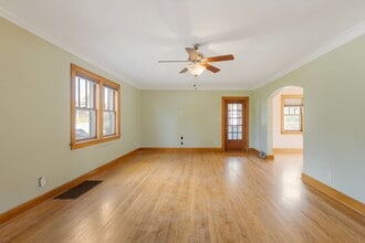 Building Photo - 5511 Leavenworth St