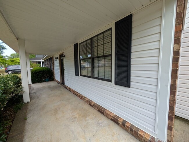 Building Photo - 741 Cherry Dr