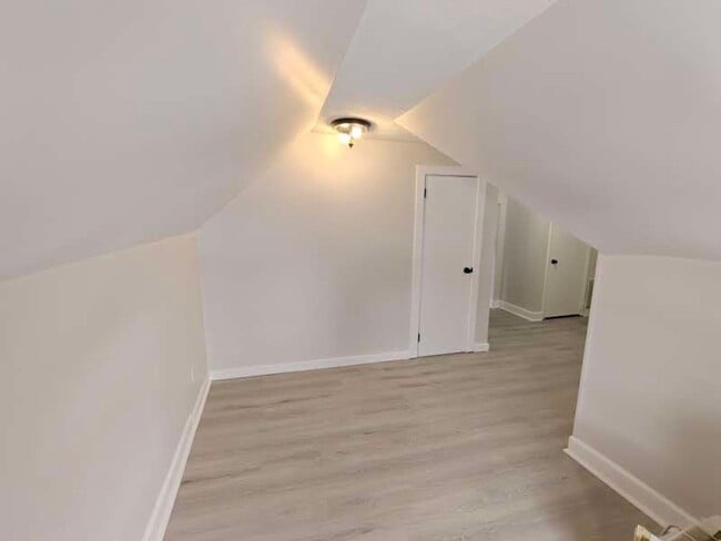 Foto del edificio - 317 East Washington St