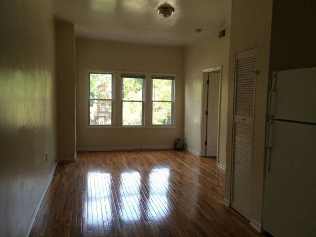 Foto del edificio - 1839 N Kedzie Ave