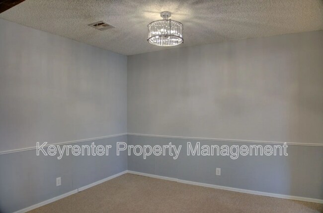 Foto del edificio - 2321 W Louisville St