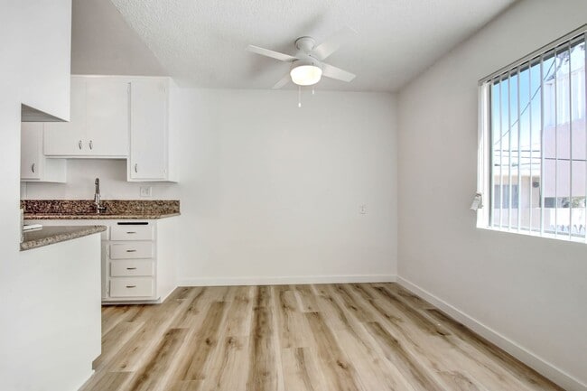 Building Photo - 1550 S Saltair Ave