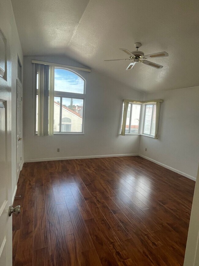 Building Photo - (Rent Include some Utilities) Spacious 3 B...