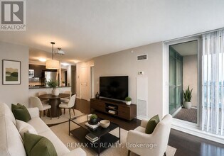 Building Photo - 205 Sherway Gardens Rd