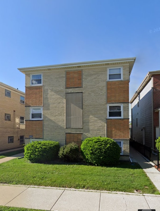 Photo - 6805 W Montrose Ave Apartment