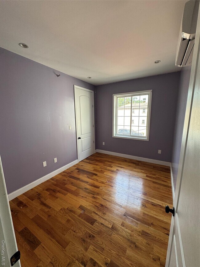 Foto del edificio - 138-14 Brookville Blvd